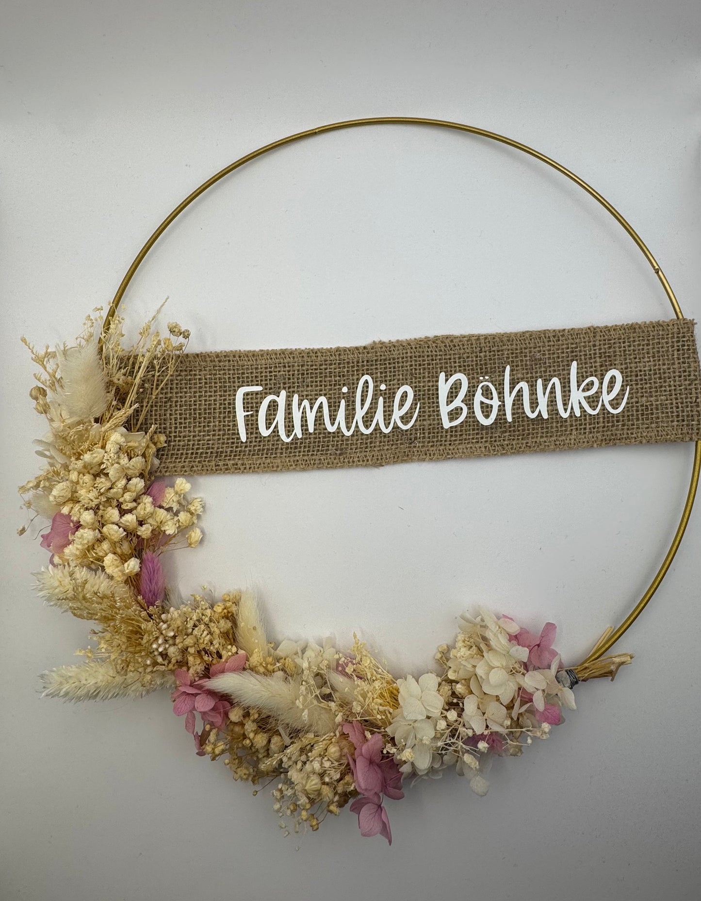 Runde Türkränze mit Trockenblumen in verschiedenen Farben und Aufdruck